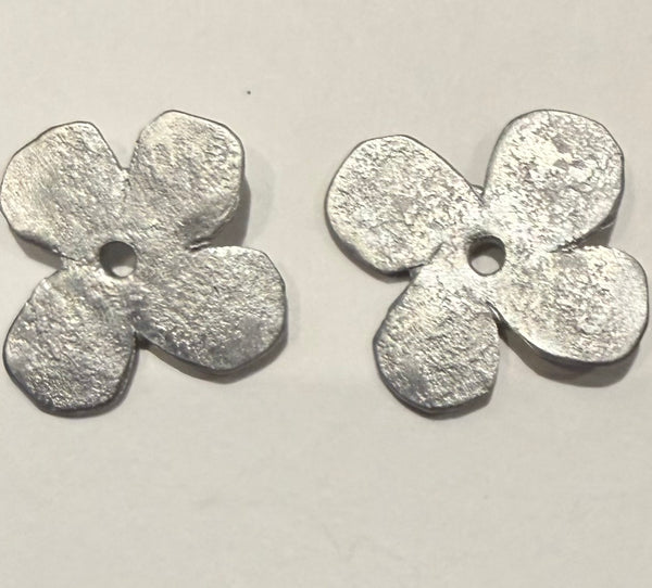 Flower Stud in 3 Colours