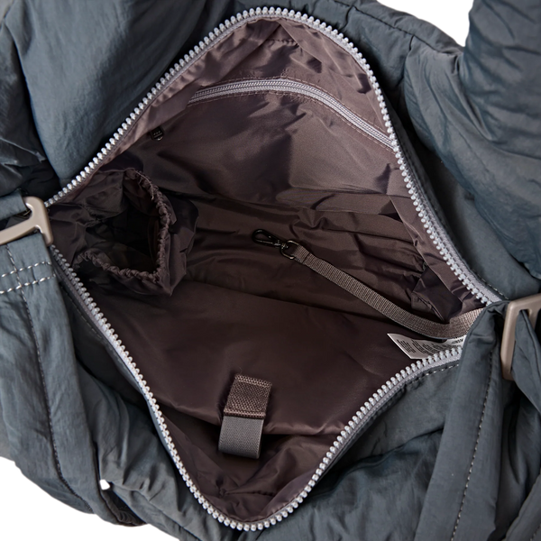 Oxford Shoulder Bag in Raven